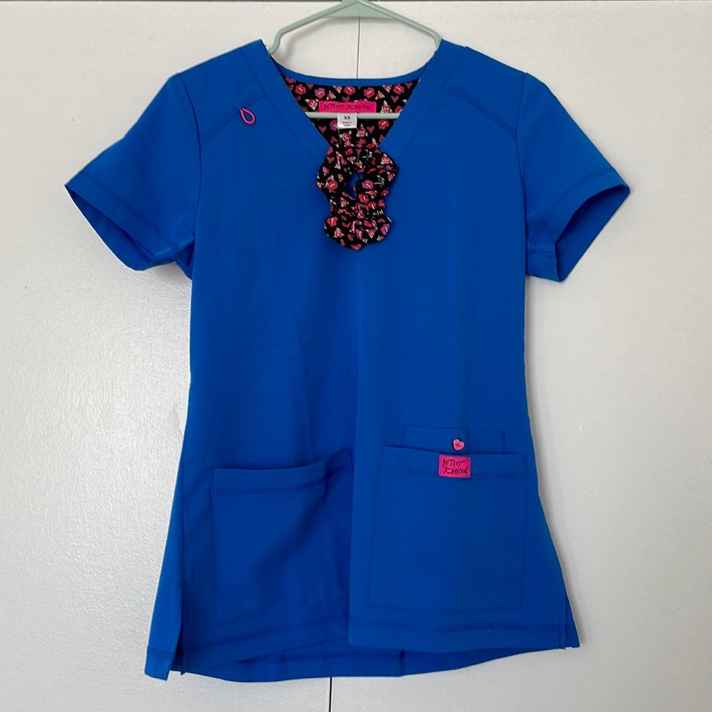 Betsey Johnson XS Scrub Top